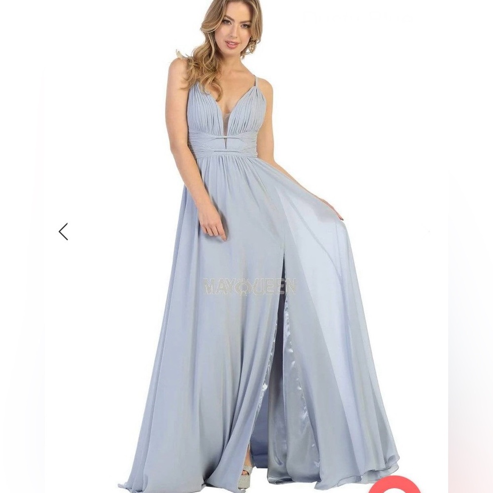 Elegant Baby Blue 🩵 Flowing Chiffon Evening Dress with Slit